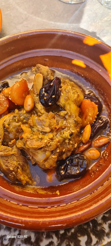 Pastilla feuilletée dorée